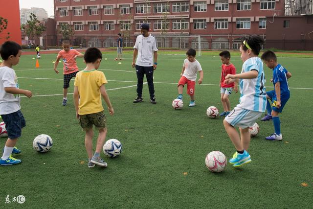 吹杨缺阵老鹰险胜绿军 斯波大失误热火负活塞