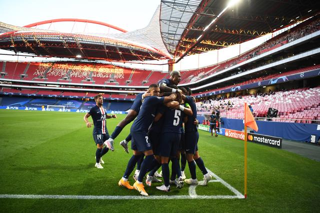 哈格里夫斯：琼斯的场上位置有点靠后