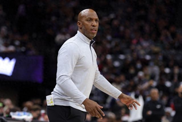 郑薇：朝鲜主力中锋缺阵 我们临时打小球战术